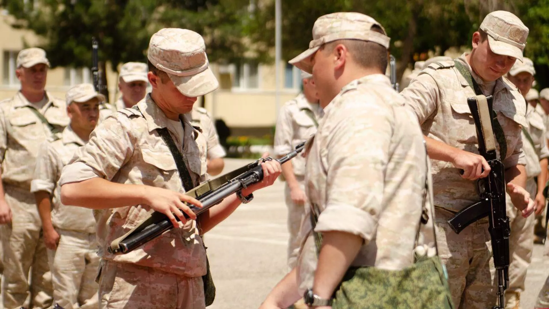 Российские военнослужащие в Таджикистане приступили к занятиям по боевой подготовке