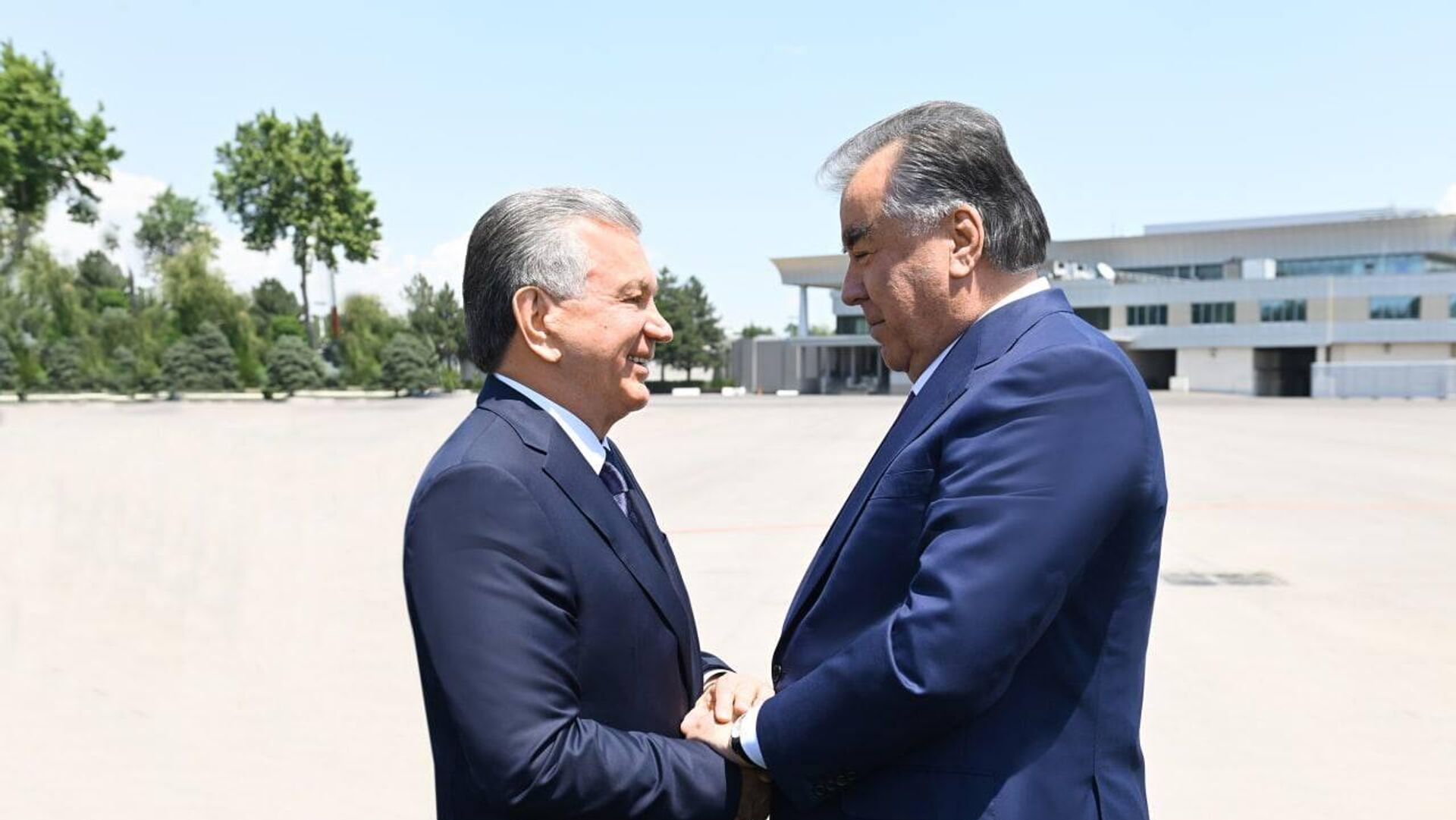 Президенты Эмомали Рахмон и Шавкат Мирзиёев - Sputnik Таджикистан, 1920, 01.09.2022