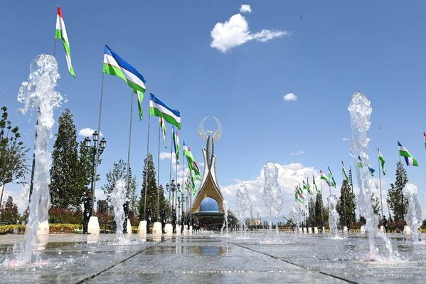 Ташкент встречает президента Таджикистана не только хорошей погодой, но и праздничным убранством.  - Sputnik Таджикистан