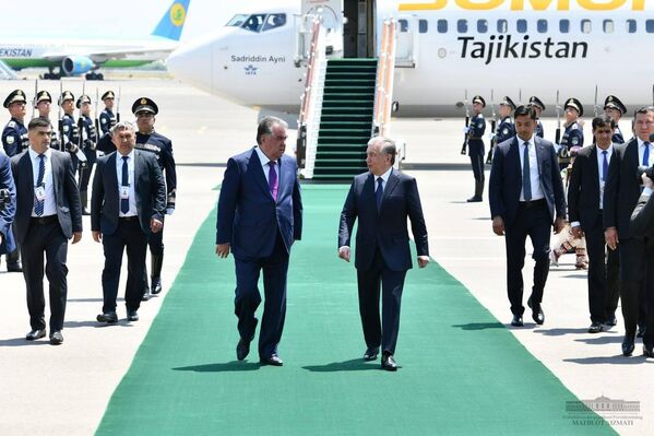Известно, что в рамках официального визита стороны будут обсуждать развитие отношений по различным областям.  - Sputnik Таджикистан
