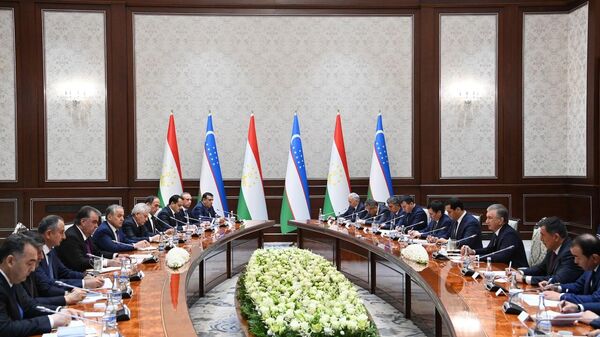 Переговоры делегаций Узбекистана и Таджикистана в расширенном формате - Sputnik Тоҷикистон