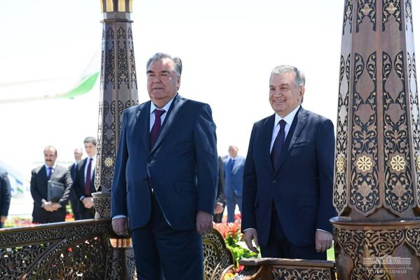 Рабочий визит Рахмона в Узбекистан завершится 3 июня. - Sputnik Таджикистан
