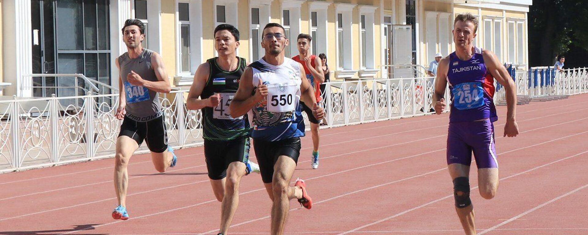 Таджикские легкоатлеты - Sputnik Тоҷикистон, 1920, 12.02.2023
