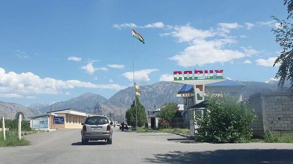 Въезд  в населенный пункт Ворух в Таджикистане - Sputnik Тоҷикистон