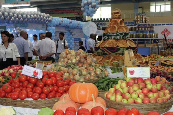 В торговой ярмарке также принимают участие предприниматели и из Халтона, ГБАО, Душанбе. - Sputnik Таджикистан