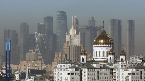 Вид на храм Христа Спасителя и здание Министерства иностранных дел РФ в Москве.

 - Sputnik Таджикистан