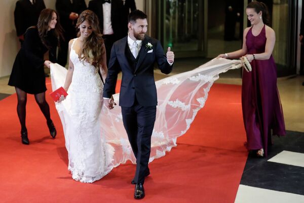 Пара поженилась в Аргентине 30 июня 2017-го. - Sputnik Таджикистан