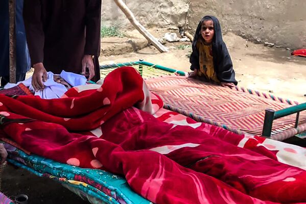 Талибы, руководящие страной, выделили помощь пострадавшим в размере 1,1 млн долларов. - Sputnik Таджикистан
