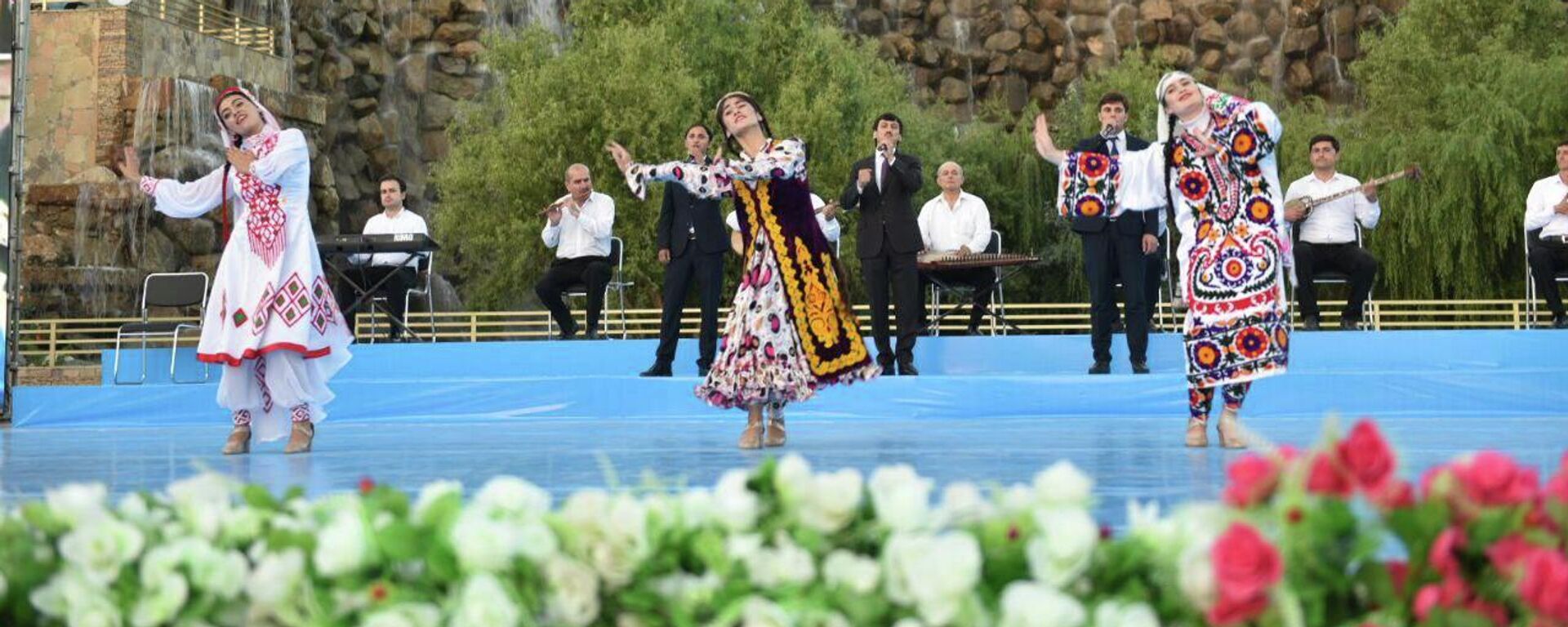 Праздничное мероприятие на День национального единства в Душанбе - Sputnik Тоҷикистон, 1920, 23.06.2025