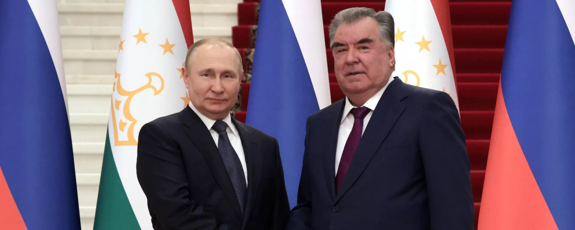 Президент РФ Владимир Путин и президент Таджикистана Эмомали Рахмон - Sputnik Тоҷикистон, 1920, 09.09.2022