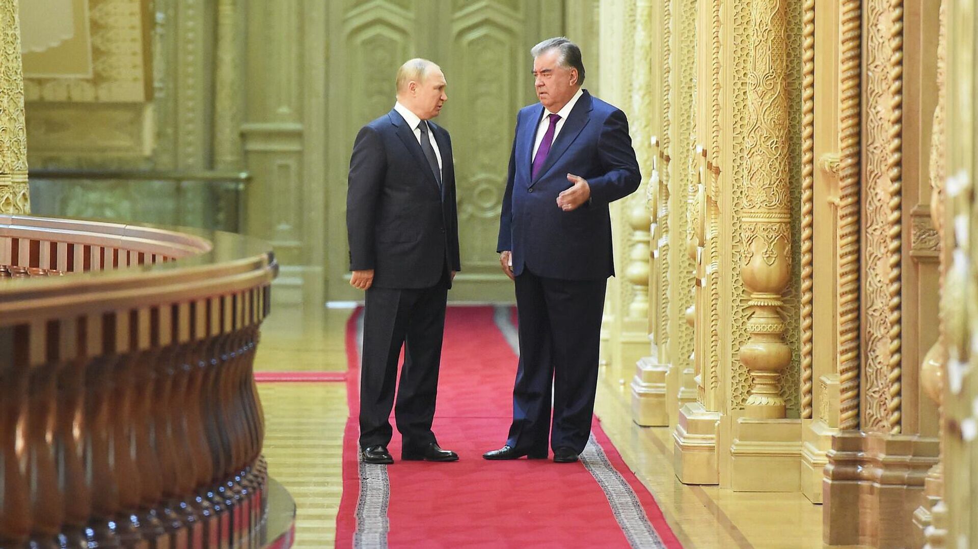 Президент РФ Владимир Путин и президент Таджикистана Эмомали Рахмон - Sputnik Таджикистан, 1920, 27.09.2022