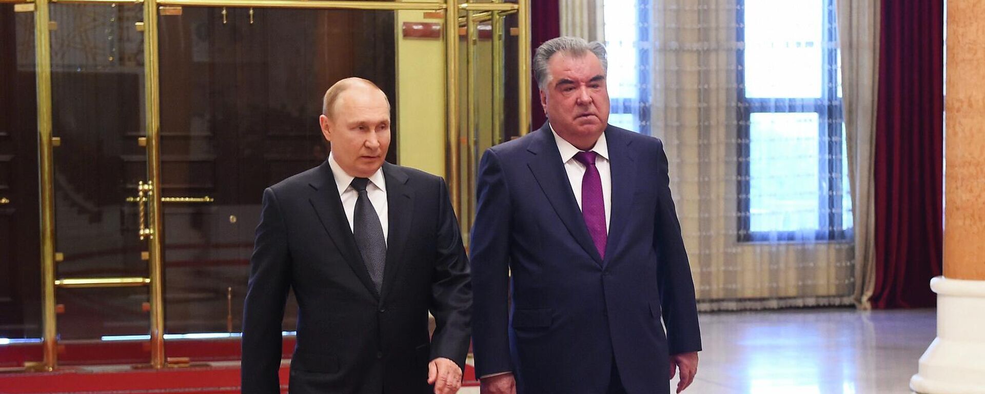Президент РФ Владимир Путин и президент Таджикистана Эмомали Рахмон - Sputnik Тоҷикистон, 1920, 18.09.2022