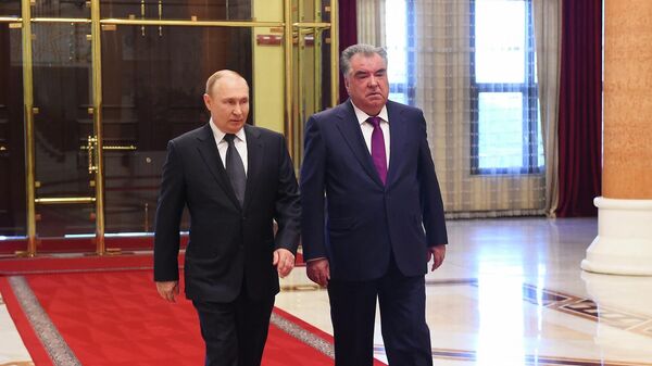 Президент РФ Владимир Путин и президент Таджикистана Эмомали Рахмон - Sputnik Тоҷикистон
