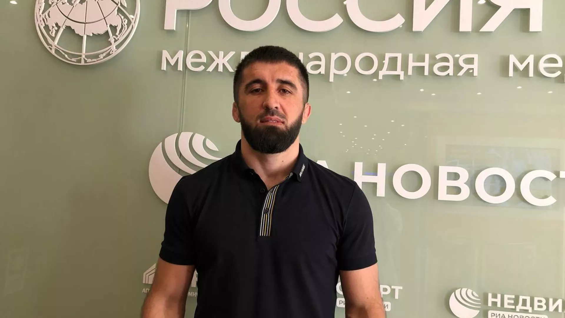 Муборакшоев: ҳар як ҷавони тоҷик метавонад ба қуллаҳои баландтарин дар риштаи ММА бирасад