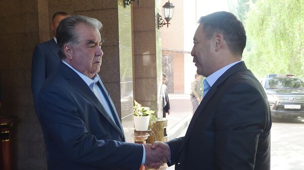 Президент Республики Таджикистан Эмомали Рахмон и Президент Кыргызстана Садыр Жапаров - Sputnik Таджикистан