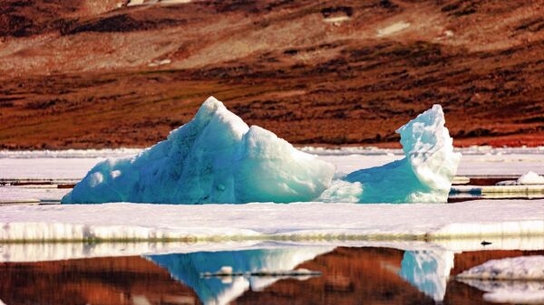 Айсберги у побережья Питуффика, Гренландия  - Sputnik Таджикистан