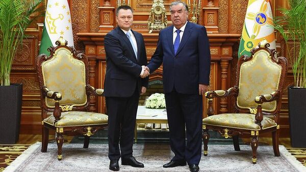 Президент Таджикистана Эмомали Рахмон и генеральнй прокурор России Игорь Краснов - Sputnik Таджикистан