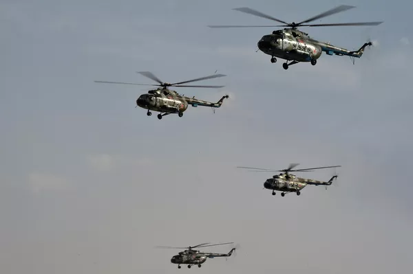 Бригадаи десантӣ тавоноии худро ба раисҷумҳур нишон доданд Бригадаи десантӣ тавоноии худро ба раисҷумҳур нишон доданд - Sputnik Тоҷикистон