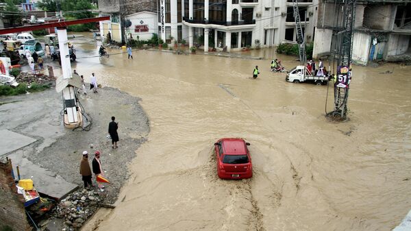 Затопленные улицы во время наводнения в Пакистане  - Sputnik Таджикистан