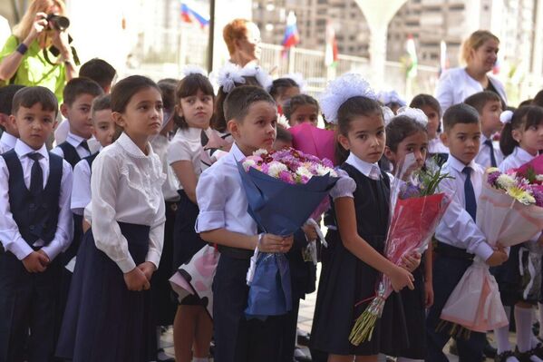 Еще четыре русские школы открыли в Худжанде, Бохтаре, Кулябе и Турсунзаде. - Sputnik Таджикистан