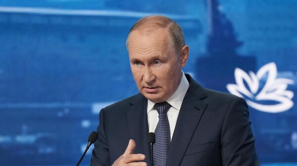Президент РФ В. Путин принял участие в VII Восточном экономическом форуме - Sputnik Таджикистан