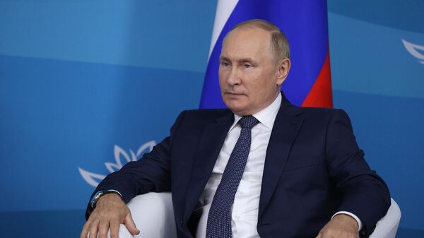 Президент РФ В. Путин принял участие в VII Восточном экономическом форуме - Sputnik Таджикистан