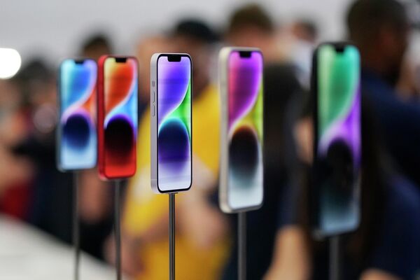 Новые цвета модели iPhone 14. - Sputnik Таджикистан