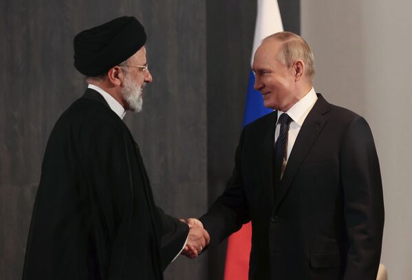 Президент России Владимир Путин в рамках визита проведет встречу со многими мировыми лидерами и уже обсудил двухсторонние отношения с главой Ирана. - Sputnik Таджикистан