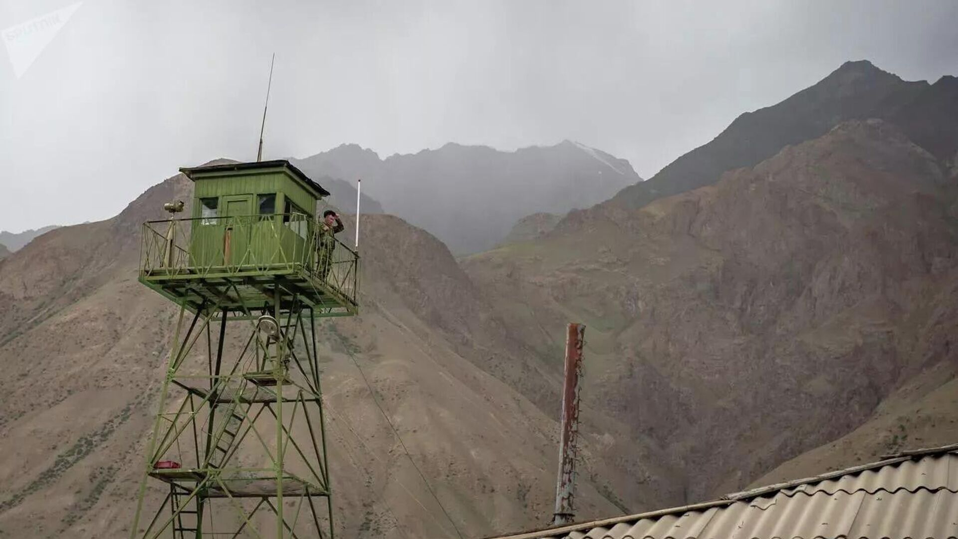 Кыргызстан/Таджикистан: Предполагаемые военные преступления в ходе пограничного конфликта