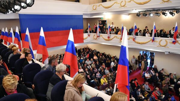 Общенародный съезд жителей Запорожья по вопросу о проведении референдума - Sputnik Таджикистан