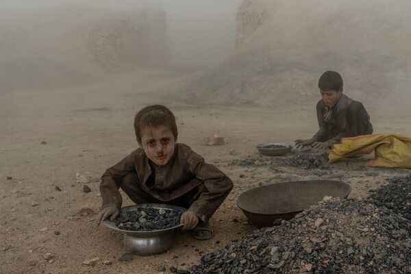 К сожалению, законы, регулирующие детский труд, плохо соблюдаются, особенно в провинциях. - Sputnik Таджикистан