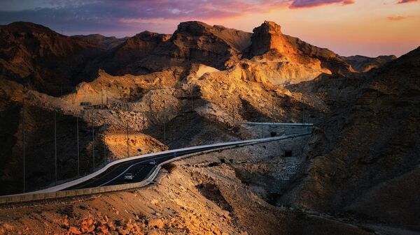 Скалистая гора Джебель-Хафит, Абу-Даби, Объединенные Арабские Эмираты - Sputnik Таджикистан