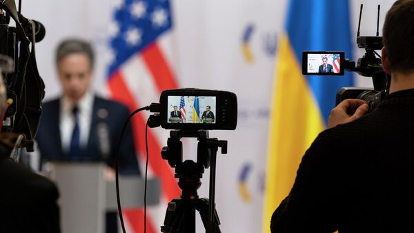 Журналисты во время пресс-конференции госсекретаря Энтони Блинкена и министра иностранных дел Украины Дмитирия Кулебы. Архивное фото
 - Sputnik Таджикистан