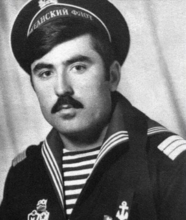 Рахмон во время службы в качестве матроса на Тихоокеанском флоте (1971-1974). - Sputnik Таджикистан