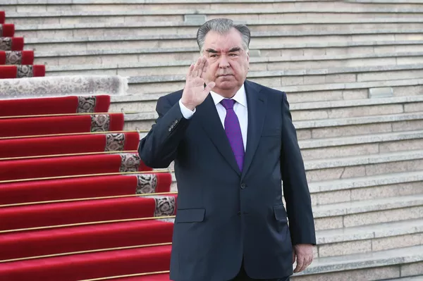 Рахмон встречает Лукашенко