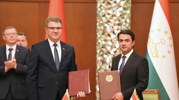 Церемония подписания новых документов о сотрудничестве между Таджикистаном и Беларусью - Sputnik Тоҷикистон