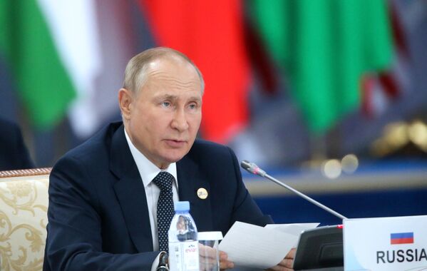 Во время речи на саммите Путин заявил, что Азия играет ключевую роль в многополярном мире. - Sputnik Таджикистан