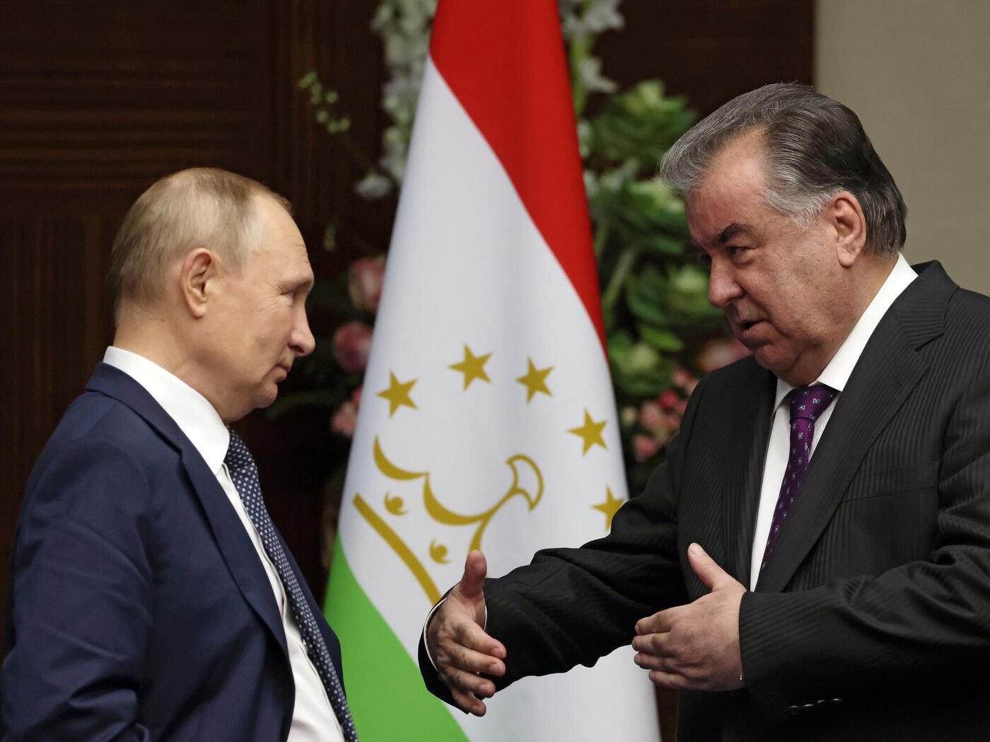 Рахмон встретится с Путиным в Бишкеке