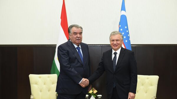 Президент Таджикистана Эмомали Рахмон и президент Узбекистана Шавкат Мирзиёев - Sputnik Таджикистан