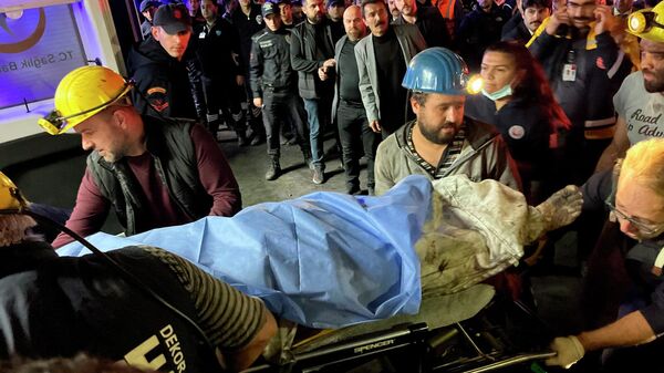 Ситуация на угольной шахте в турецкой Амасре, где, в результате взрыва, погибли десятки шахтеров - Sputnik Тоҷикистон