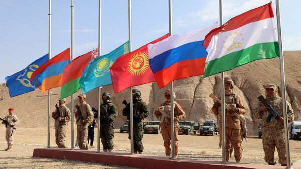Учения с Коллективными силами быстрого развертывания Центрально-Азиатского региона Рубеж-2022 - Sputnik Таджикистан