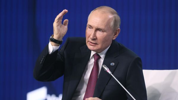 Президент РФ В. Путин принял участие в заседании Международного дискуссионного клуба Валдай - Sputnik Таджикистан