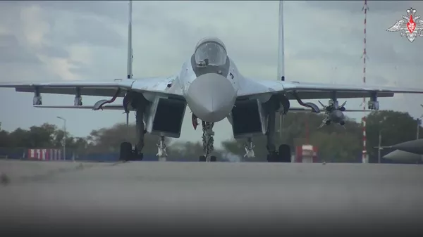 Боевые вылеты самолетов Су-35С ВКС России - Sputnik Тоҷикистон