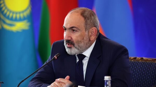 Премьер-министр Армении Никол Пашинян   - Sputnik Тоҷикистон