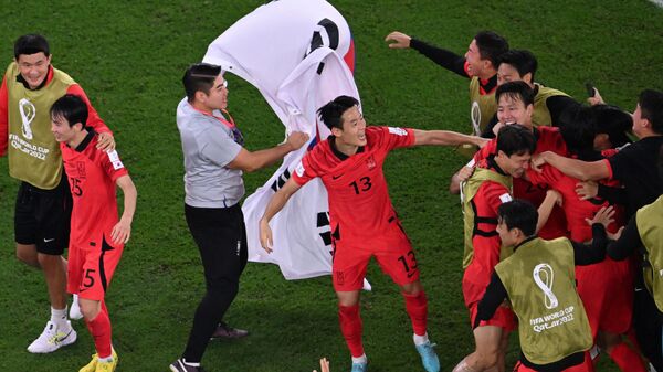Южная Корея пробилась в плей-офф ЧМ-2022 - Sputnik Таджикистан