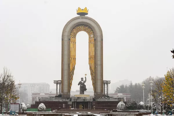Заснеженный город Душанбе