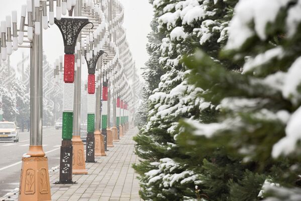 Скоро в столице снова станет тепло, и снег растает. - Sputnik Таджикистан