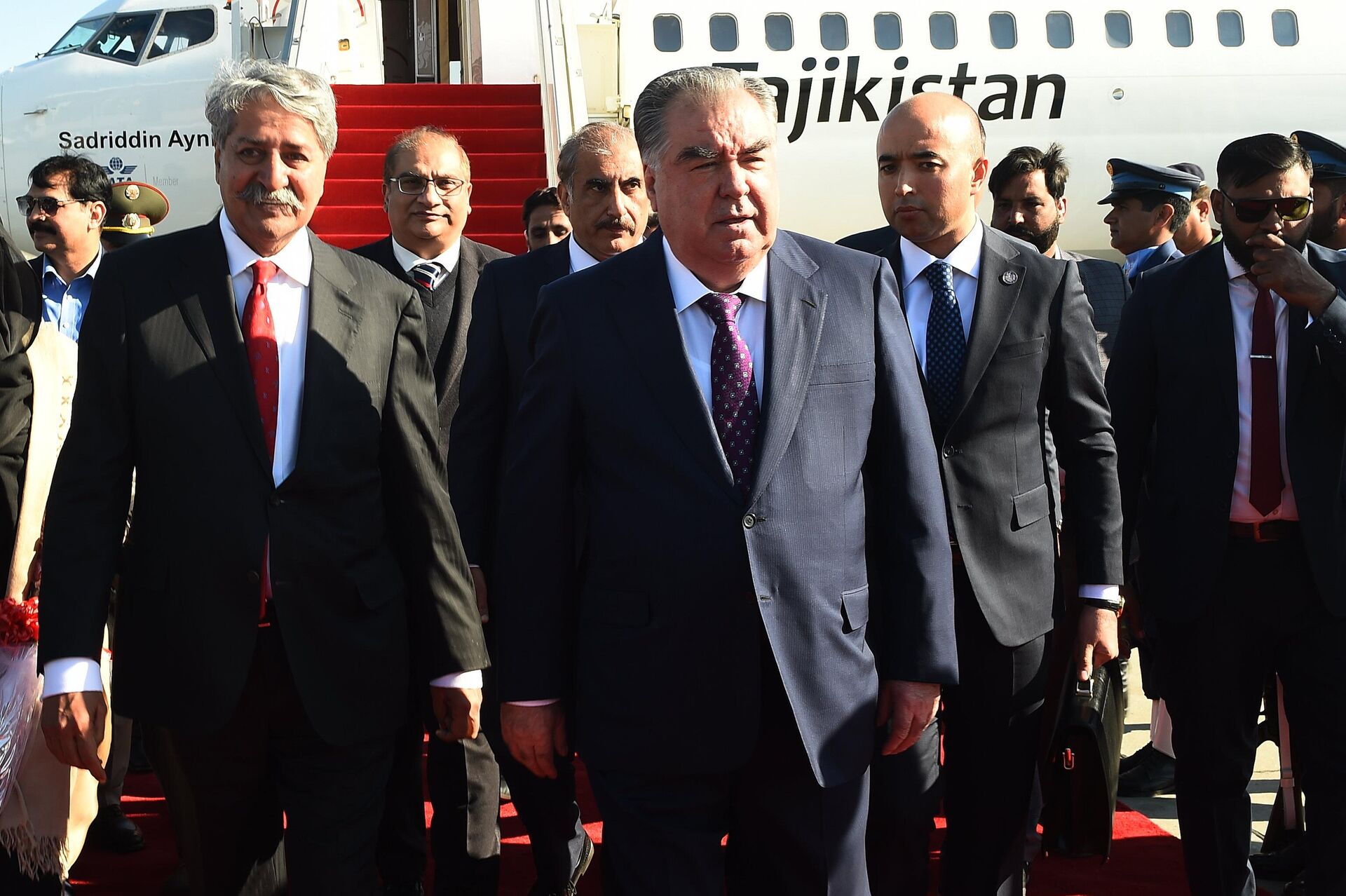 Президент Таджикистана Эмомали Рахмон прибыл с визитом в Пакистан - Sputnik Тоҷикистон, 1920, 14.12.2022