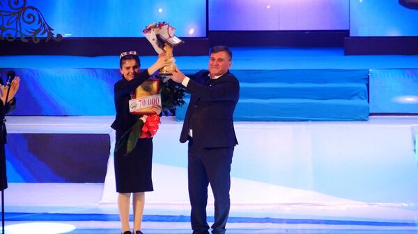  В Душанбе наградили самых начитанных таджикистанцев 
 - Sputnik Таджикистан