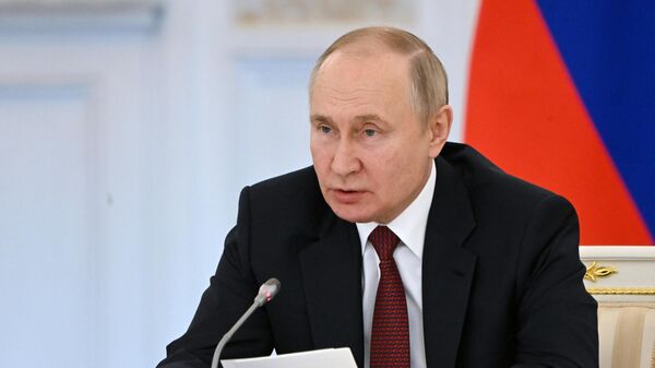 Президент РФ В. Путин провел заседание Госсовета по вопросам реализации молодёжной политики - Sputnik Тоҷикистон